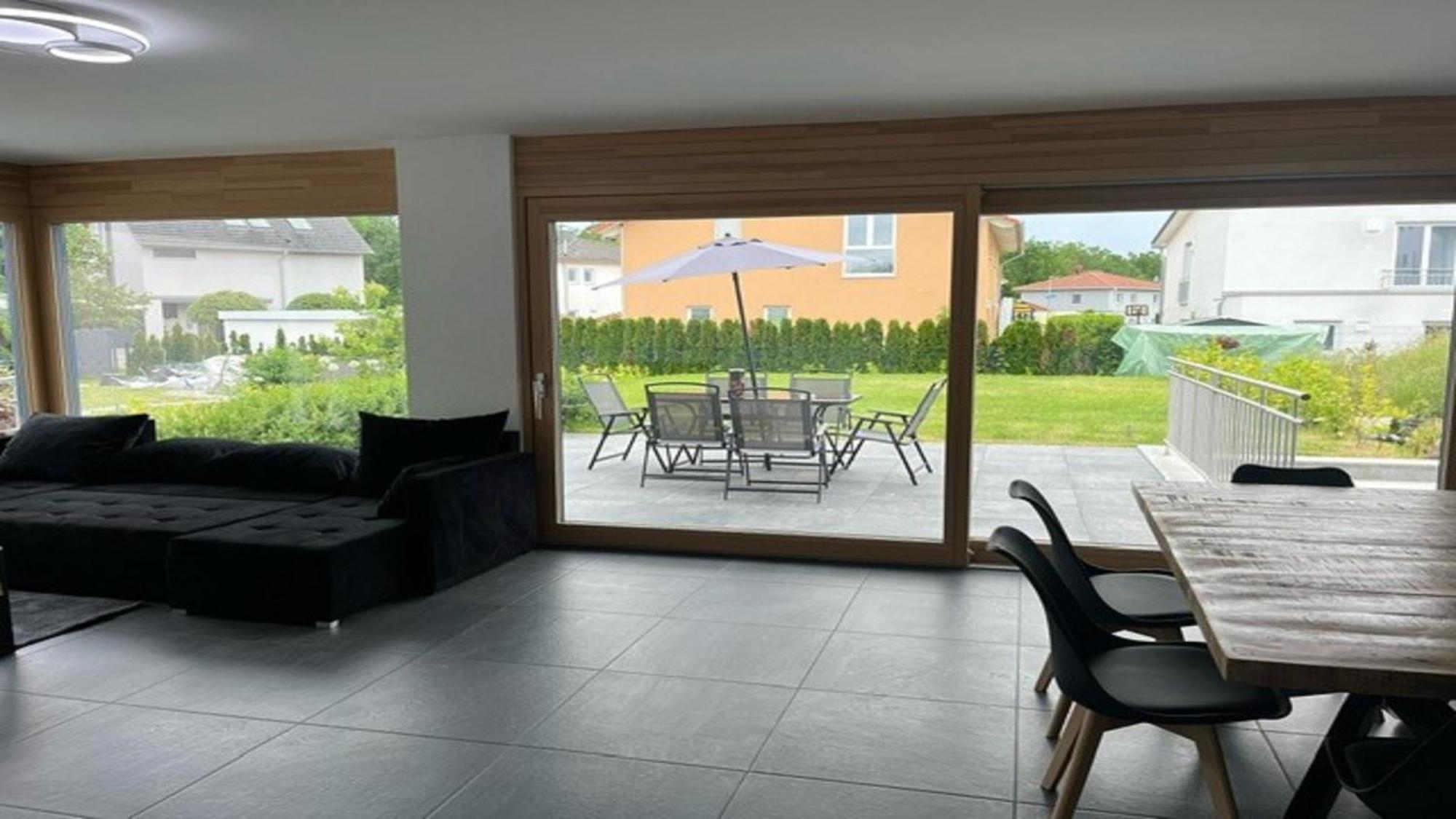 Moderne Ferienwohnung Sonnenbuehl Singen Exteriör bild
